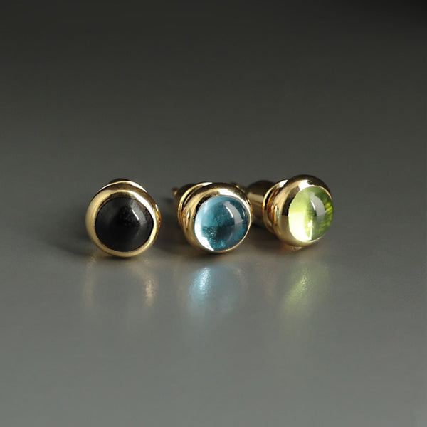 石付きゴールドプレートスタッドピアス
